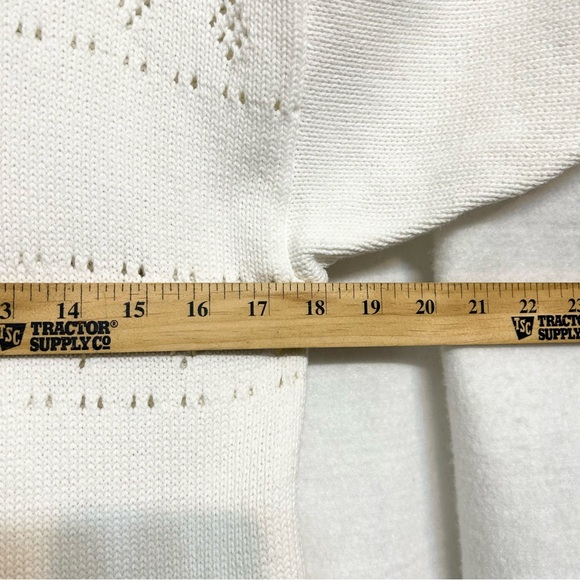 Izod White Crew Neck Sweater with Lacy Pattern - Picture 5 of 6